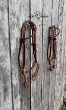 Load image into Gallery viewer, One ear buckle end with throat latch