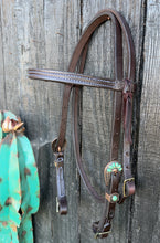Load image into Gallery viewer, Brow band buckle end - green blossom buckle
